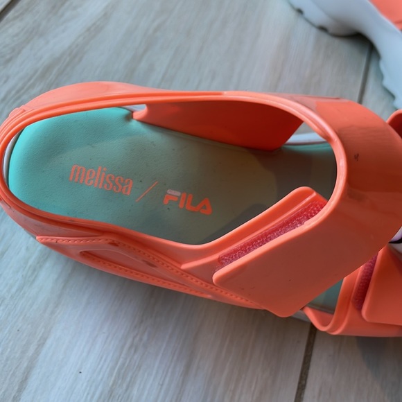 Fila x Melissa platform Velcro sandal! - Picture 3 of 5